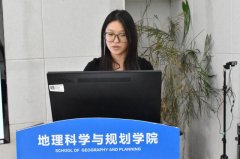 选手们环绕校园交通、食物平安、收集防护题展